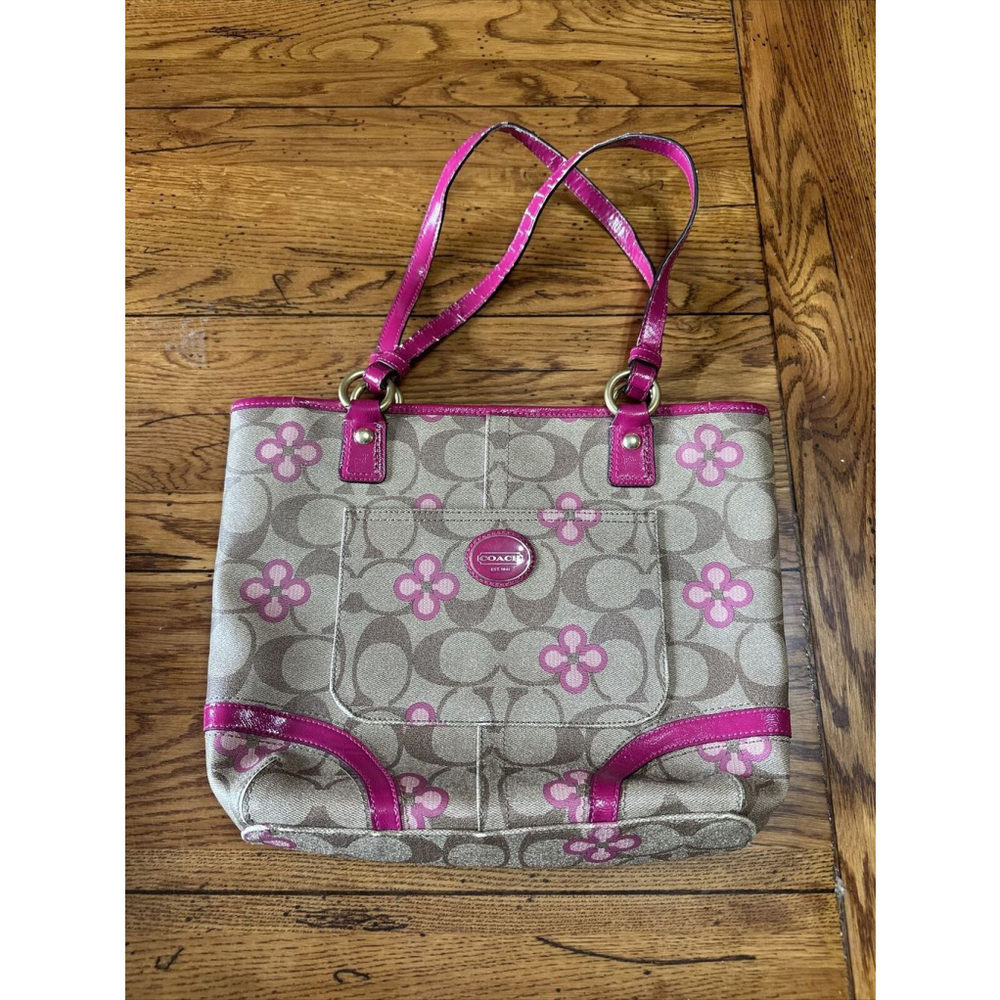 * COACH # J1220-F22041 Peyton Signature Clover Tote Bag
